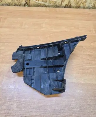 Volvo V70 Front bumper mounting bracket 31265344