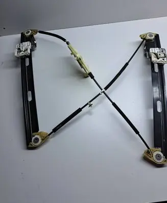 Front window lifting mechanism without motor