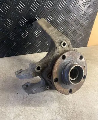 Volkswagen Phaeton Rear wheel hub spindle/knuckle 