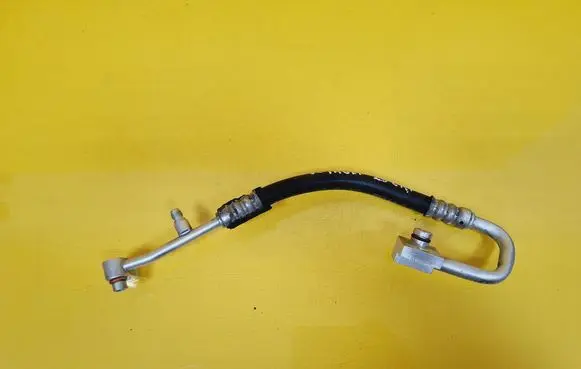 Chrysler Voyager Air conditioning (A/C) pipe/hose 05005212AB