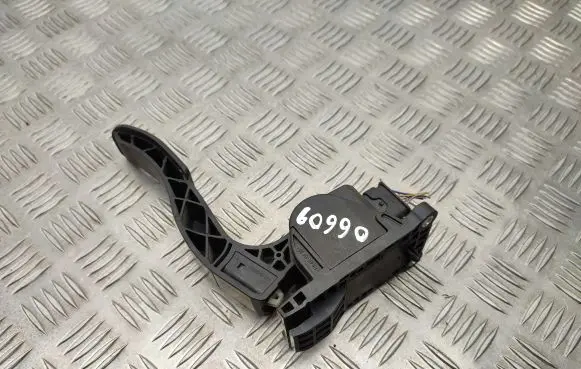 Mercedes-Benz Vito Viano W447 Accelerator throttle pedal 0280755025 A4473000200