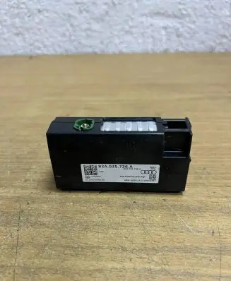 Audi A3 S3 8V AUX in-socket connector 82A035736A F2826