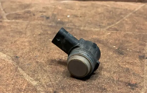 Mercedes-Benz E C207 W207 Parking PDC sensor A0009059300