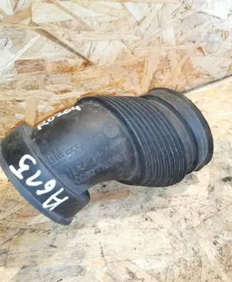 Opel Zafira B Air intake hose/pipe 55561295