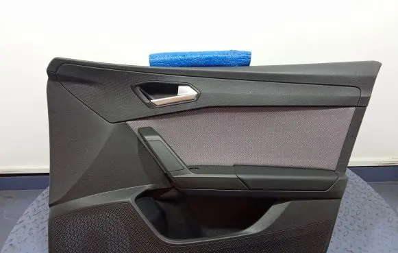 Nissan Atleon Door card panel trim set 5FA867012BJ