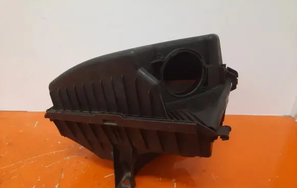 Volvo S80 Air filter box 9142730