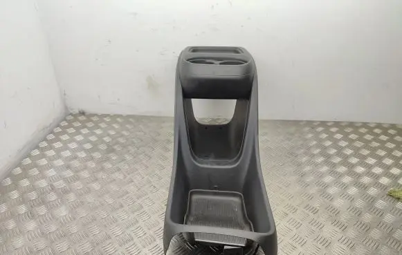 Chrysler Pacifica Center console AM86838DX9007