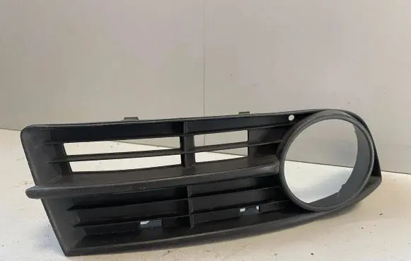 Volkswagen Touran I Front bumper lower grill 1T0853666A 13404