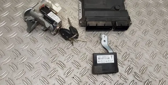 Toyota Verso Engine ECU kit and lock set 896610F143 897800F050