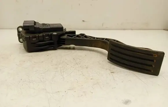 Volvo V50 Accelerator throttle pedal 4M519F836AJ 6PV00864162