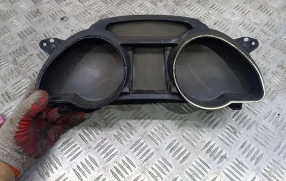 Audi A5 8T 8F Speedometer (instrument cluster) 8T0920900M