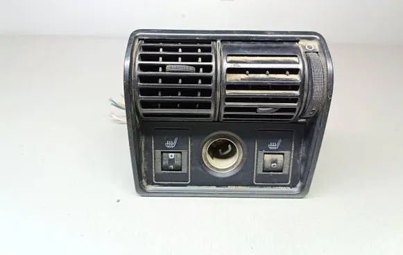 Rear air vent grill