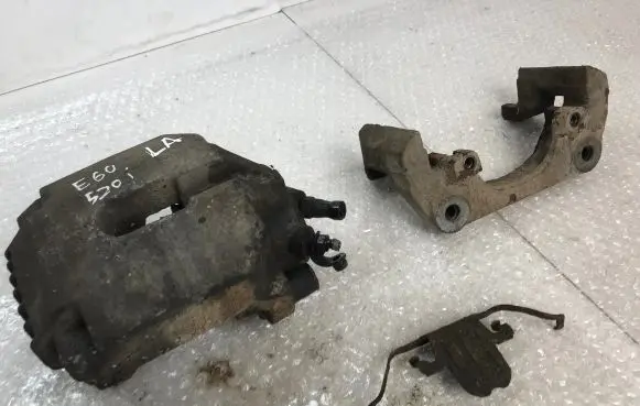 BMW 5 E60 E61 Front brake caliper 6024
