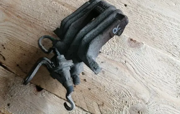 Volkswagen Scirocco Rear brake caliper