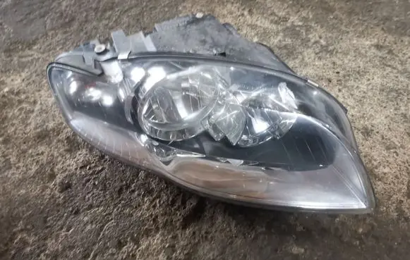 Audi A4 S4 B7 8E 8H Headlight/headlamp