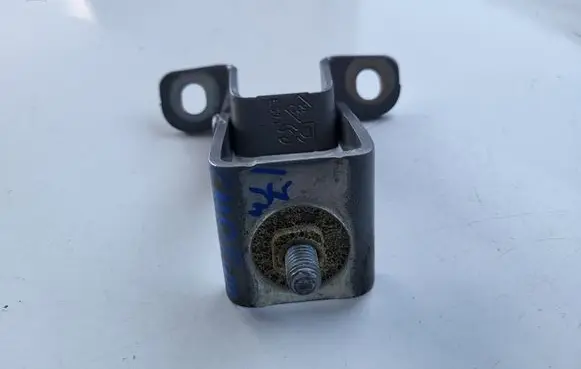 Renault Captur Tailgate/trunk/boot hinge