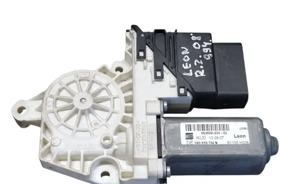 Seat Leon (1P) Rear door window regulator motor 1K0959704N 983600334 S1108H006