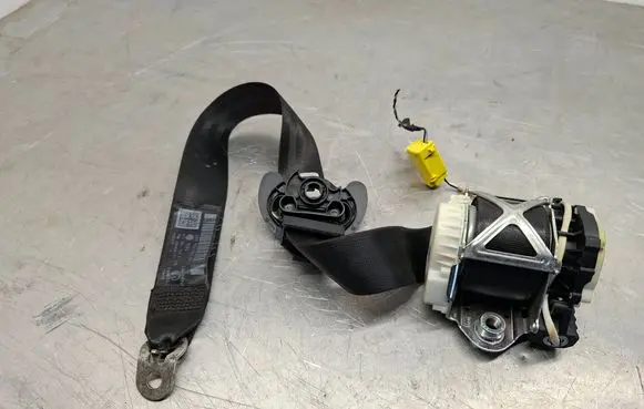 Volkswagen PASSAT B6 Front seatbelt 3C1857706F 33046824 34032207A