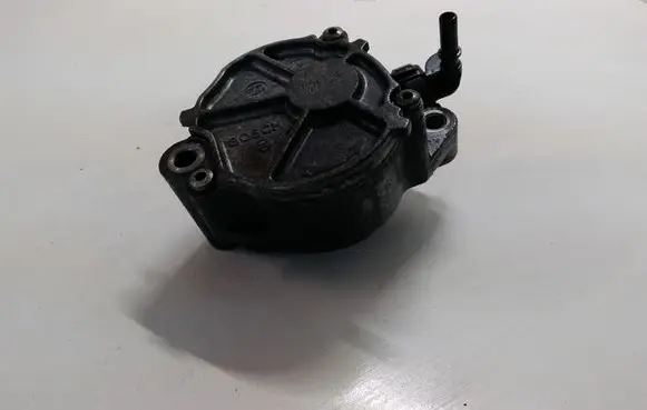 Citroen C4 Grand Picasso Vacuum pump D1562B