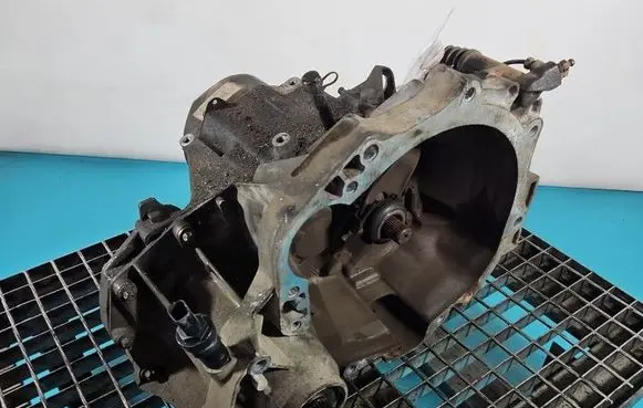 Mitsubishi Carisma Manual 5 speed gearbox JB3243 IMPRK1541860