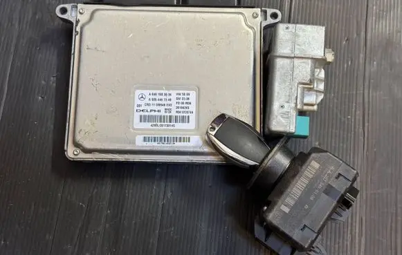 Mercedes-Benz CLK AMG A208 C208 Engine ECU kit and lock set A6461503634 A0054467340