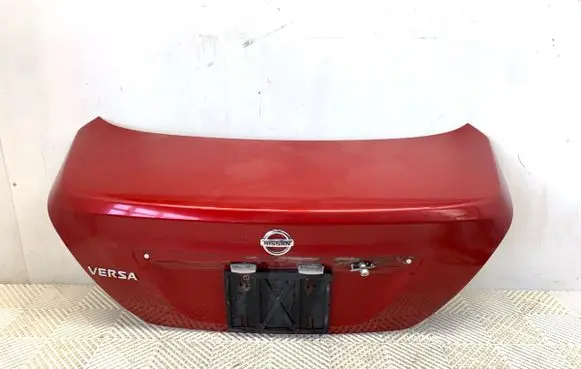 Nissan Versa Tailgate/trunk/boot lid