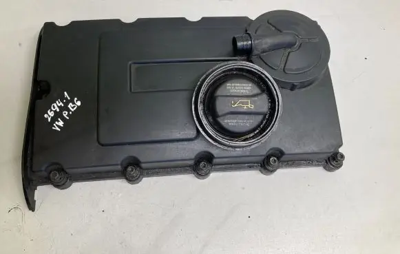 Volkswagen PASSAT B6 Rocker cam cover 03G103475