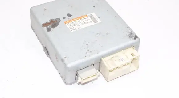 Toyota Avensis T270 Power steering control unit/module 8965005090
