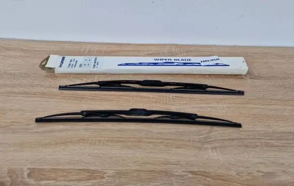 Hyundai Coupe Windshield/front glass wiper blade 9999X