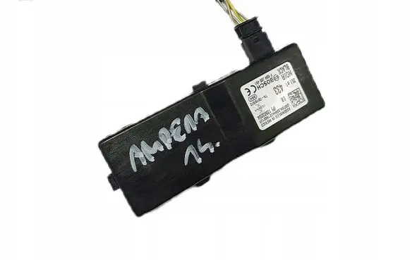 Opel Corsa E Door central lock control unit/module 13503204