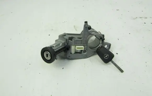 Opel Astra H Ignition lock 