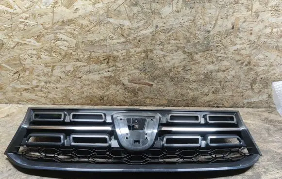Dacia Duster Front grill