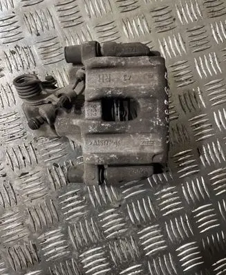 Ford Kuga II Rear brake caliper 521C