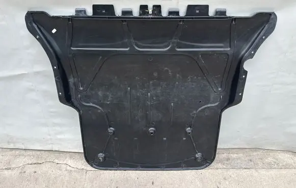 Audi A3 8Y Engine splash shield/under tray 5WA825236C 5WA825236D