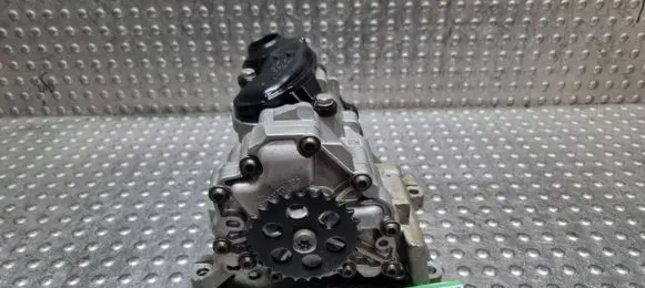 BMW 1 F20 F21 Oil pump S27698600 7624135