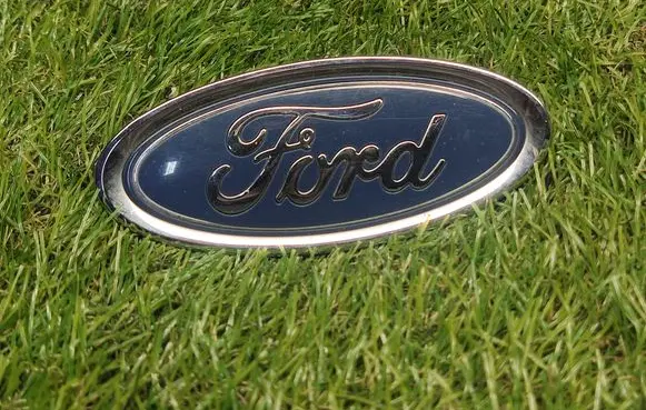 Ford Focus ST Manufacturer badge logo/emblem C1BB8B262AA