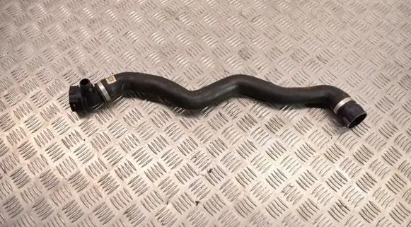 BMW 5 G30 G31 Engine coolant pipe/hose 8572905