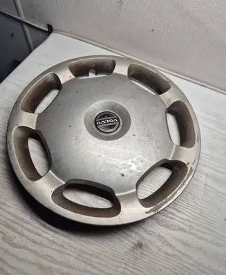 Volvo V70 R15 wheel hub/cap/trim 30714560 D38ME