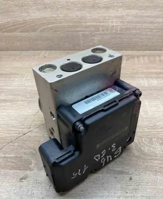 BMW 3 E46 ABS Pump 6751768 6751767