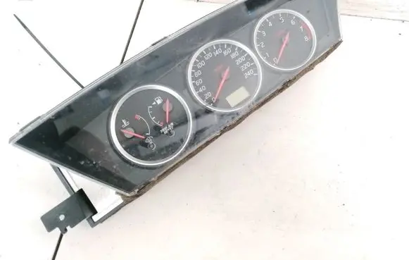 Nissan Primera Speedometer (instrument cluster) AV603 2864129