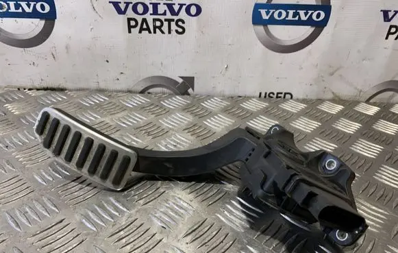 Volvo S60 Accelerator throttle pedal 31329371