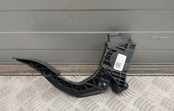 Audi A5 Accelerator throttle pedal 8W1723523