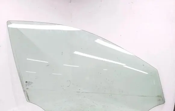 Cadillac CTS Front door window glass four-door