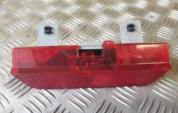 Toyota RAV 4 (XA20) Third/center stoplight NOCODE