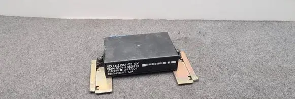 BMW 7 E38 Cruise control unit/module 8352613