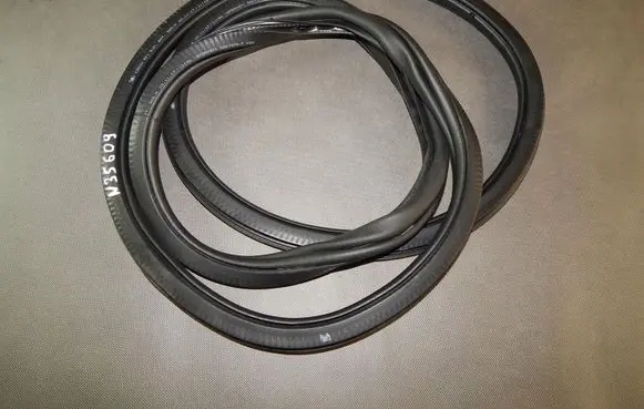 Skoda Rapid (NH) Rubber seal rear door 5JA867368H