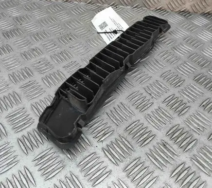 Mitsubishi 3000 GT Wiper trim MB609499