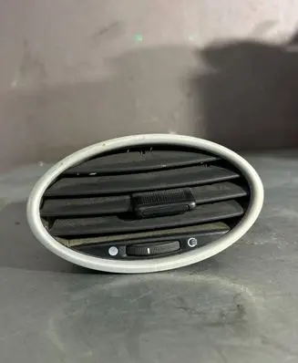 Ford Focus Dashboard side air vent grill/cover trim 4M51A014L21AD 4M51A014L21BC