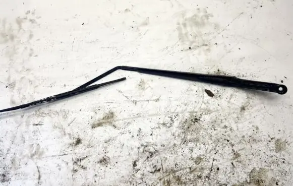 Toyota Avensis Verso Front wiper blade arm