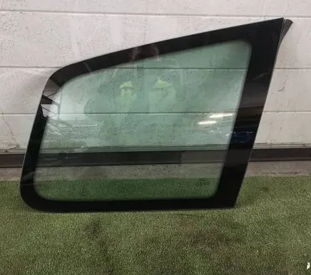 Ford C-MAX I Rear side window 